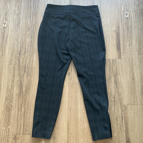 Reitmans The Modern Stretch Pull-on pants. Green Plaid pattern. Ladies 10 Petite - Picture 4 of 4